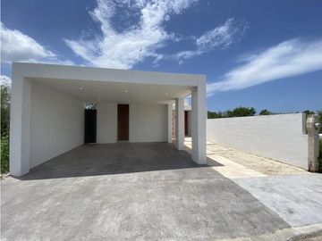 SE VENDE HERMOSA CASA DE UNA PLANTA Y TRES RECAMARAS EN DZITYA