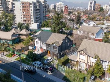 Casa en venta 3D/2B/Avenida Manquehue
