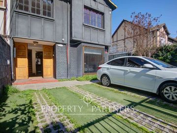 Casa en venta 3D/2B/Avenida Manquehue