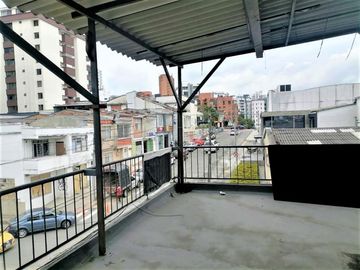 Arriendo/Venta de CASA COMERCIAL en PEREIRA