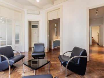 Piso 4 Ambientes con balcónes francés y baulera en Recoleta APTO CREDITO