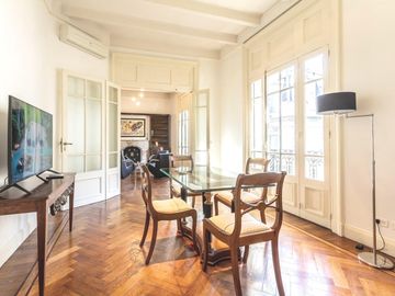 Piso 4 Ambientes con balcónes francés y baulera en Recoleta APTO CREDITO