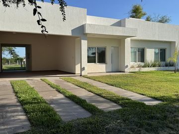 Casa en Colón Entre Ríos a Estrenar