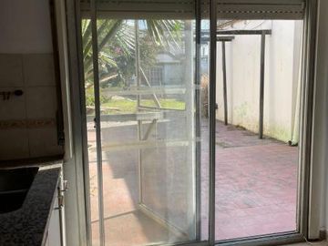 Casa en venta - 3 Dormitorios 2 Baños - Local - 370Mts2  San Vicente