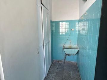 Casa en venta - 3 Dormitorios 2 Baños - Local - 370Mts2  San Vicente