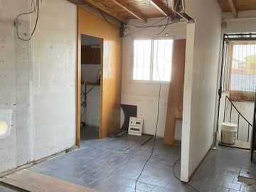 Casa en venta - 3 Dormitorios 2 Baños - Local - 370Mts2  San Vicente