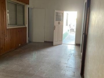 Casa en venta - 3 Dormitorios 2 Baños - Local - 370Mts2  San Vicente