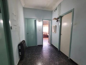 OPORTUNIDAD - A pasos de Boulevard de 25 de Mayo - Casa 3 dormitorios en VENTA - Merlo Sur