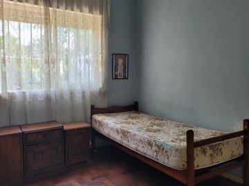 OPORTUNIDAD - A pasos de Boulevard de 25 de Mayo - Casa 3 dormitorios en VENTA - Merlo Sur