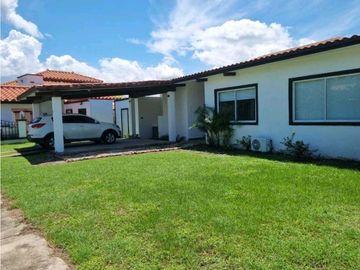 VENTA DE CASA EN PLAYA MALIBU LAKES NUEVA GORGONA