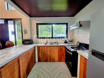 Se Vende Hermosa Casa en Zona Alta, Altos del Maria