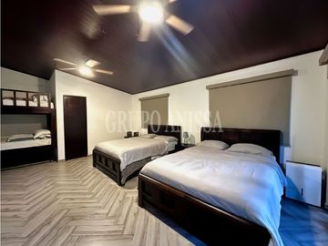 Se Vende Hermosa Casa en Zona Alta, Altos del Maria