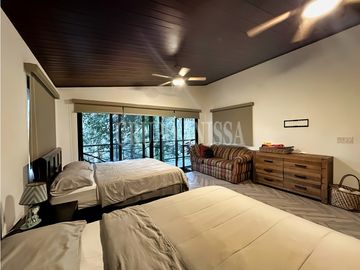 Se Vende Hermosa Casa en Zona Alta, Altos del Maria