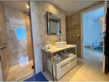 Se Vende Apto de 156m2 en Yoo Tower, Avenida Balboa