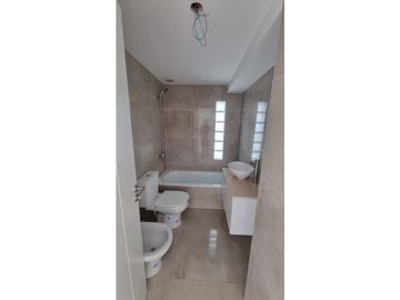 PISO DE 95 mts2 STROBEL y LA COSTA