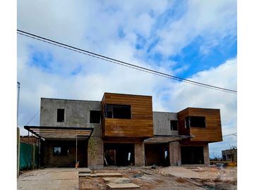 CASA TIPO DÚPLEX · VENTA · VISTA OLIVA· A ESTRENAR· 3 DOR ·MAIPÚ