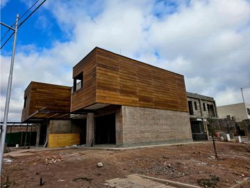 CASA TIPO DÚPLEX · VENTA · VISTA OLIVA· A ESTRENAR· 3 DOR ·MAIPÚ