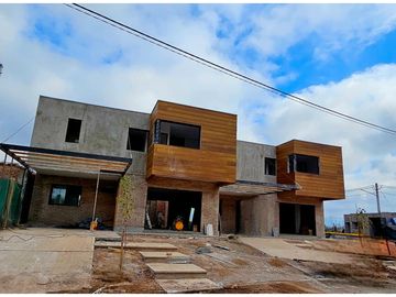 CASA TIPO DÚPLEX · VENTA · VISTA OLIVA· A ESTRENAR· 3 DOR ·MAIPÚ