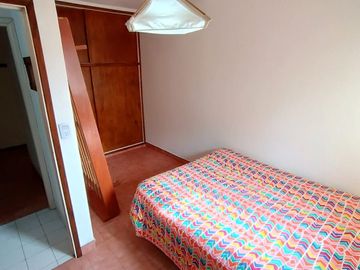 Chalet 4 ambientes, patio, garage. Caisamar. Toma departamento en MDP