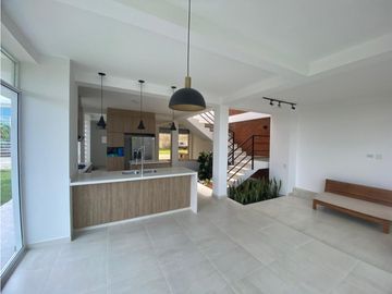 Se vende Casa en Condominio en Las Mercedes, Jamundí C-JD