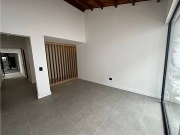 SE VENDE CASA MODERNA EN LA FLORA C-VR