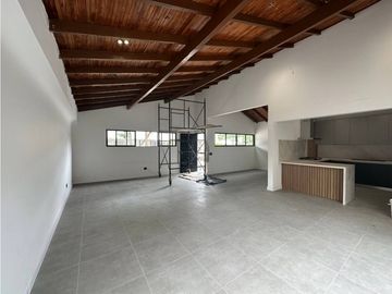 SE VENDE CASA MODERNA EN LA FLORA C-VR