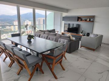 FIVE Departamento en venta en Bosque Real