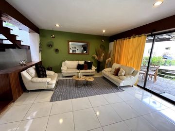 Casa en Villa Universitaria Colinas con Alberca