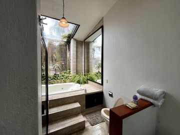 Casa en Villa Universitaria Colinas con Alberca