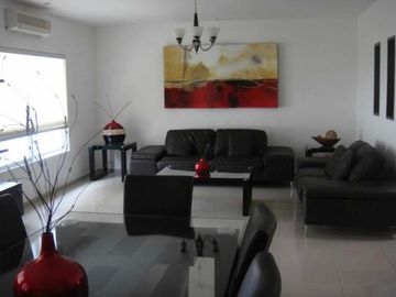 Increíble Casa en Cumbres 6 Sector D