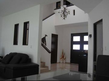 Increíble Casa en Cumbres 6 Sector D