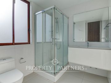 Casa en venta 4D/4B/Avenida Manquehue