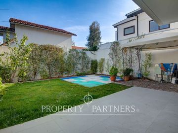 Casa en venta 4D/4B/Avenida Manquehue