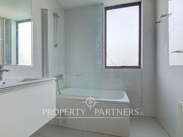 Casa en venta 4D/4B/Avenida Manquehue
