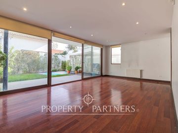 Casa en venta 4D/4B/Avenida Manquehue