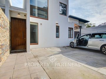 Casa en venta 4D/4B/Avenida Manquehue