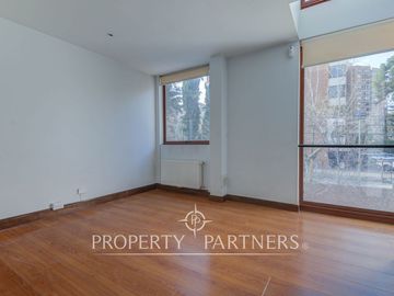 Casa en venta 4D/4B/Avenida Manquehue