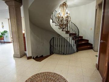 Increíble Casa en Venta en Residencial Las Lajas San Jeronimo, Monterrey N. L.