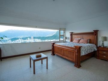 Increíble Casa en Venta en Residencial Las Lajas San Jeronimo, Monterrey N. L.