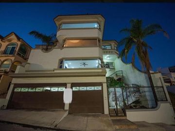 Increíble Casa en Venta en Residencial Las Lajas San Jeronimo, Monterrey N. L.