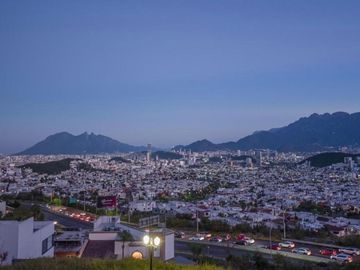 Increíble Casa en Venta en Residencial Las Lajas San Jeronimo, Monterrey N. L.