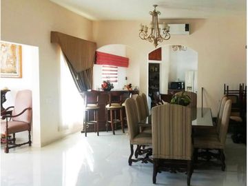 Hermosa Residencia en El Campo de Golf Ciudad del Sol, en Allende.