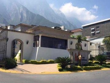 Increíble Casa en Bosques de las Cumbres 6o. sector D