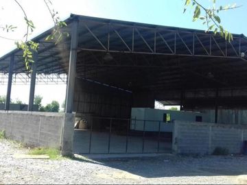 Increíble Terreno con 2 Casas, Nave y Bodega en Pesqueria