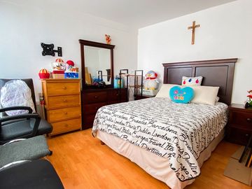 CASA EN VENTA, VERGEL DE ARBOLEDAS, TOTALMENTE REMODELADA