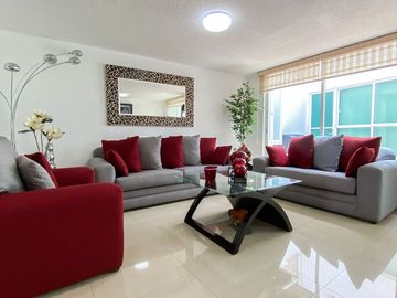 CASA EN VENTA, VERGEL DE ARBOLEDAS, TOTALMENTE REMODELADA