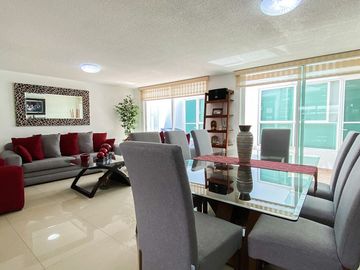 CASA EN VENTA, VERGEL DE ARBOLEDAS, TOTALMENTE REMODELADA