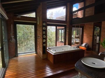 VENTA CASA CAMPESTRE ALTO DEL ESCOBERO - ENVIGADO