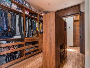 Residencia en Venta en Lomas del Campanario Terreno: 380 m² Construcción: 480 m²