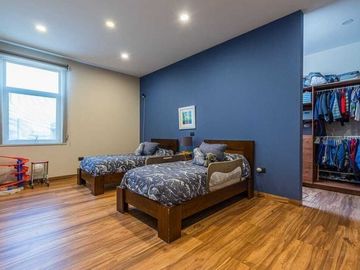 Residencia en Venta en Lomas del Campanario Terreno: 380 m² Construcción: 480 m²